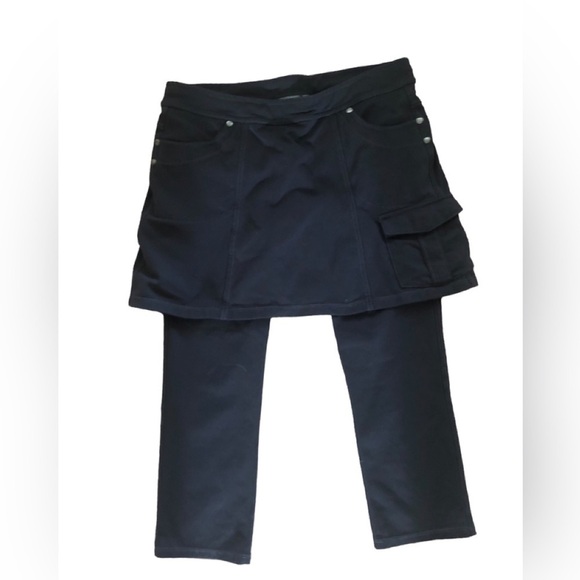 ATHLETA Bettona 2 in 1 Skirt Skort Capri Crop Legging M Black Stretch 268517 - Picture 1 of 7